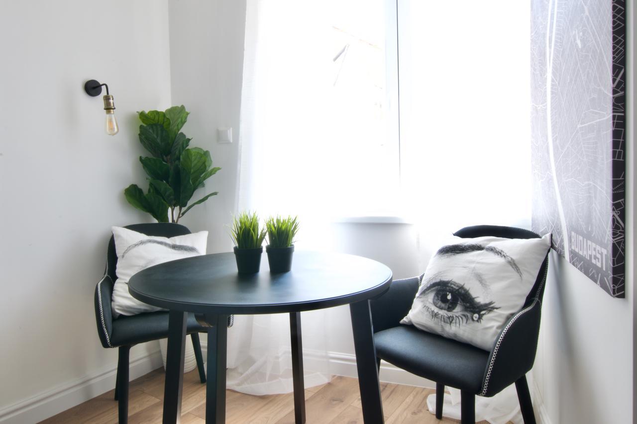 בודפשט Luxury Apartment By Hi5 - Regiposta מראה חיצוני תמונה